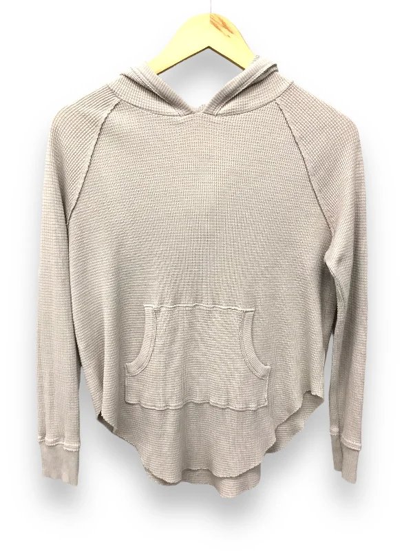 Top Long Sleeve By Clothes Mentor In Grey, Size: Xs